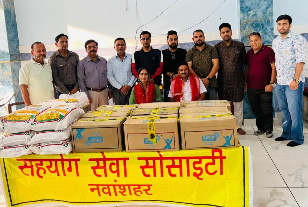 Sahyog Sewa Society distributed ration to 14 families